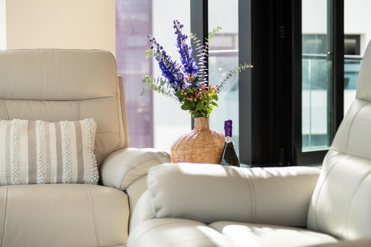 Superb Elevated Views Of Harbour With Heated Pool, Gym & Parking Apartment Mount Maunganui Exterior foto