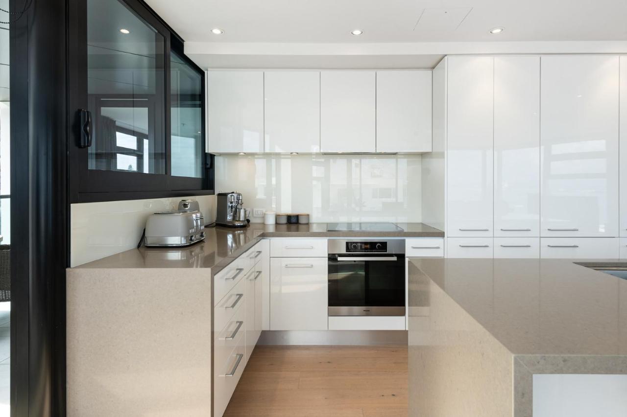 Superb Elevated Views Of Harbour With Heated Pool, Gym & Parking Apartment Mount Maunganui Exterior foto