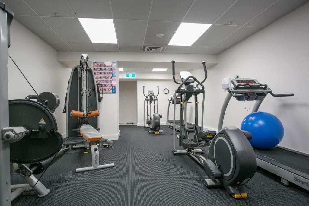 Superb Elevated Views Of Harbour With Heated Pool, Gym & Parking Apartment Mount Maunganui Exterior foto